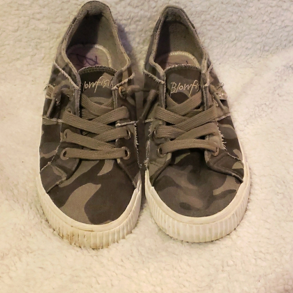 Cameo slip-on sneakers